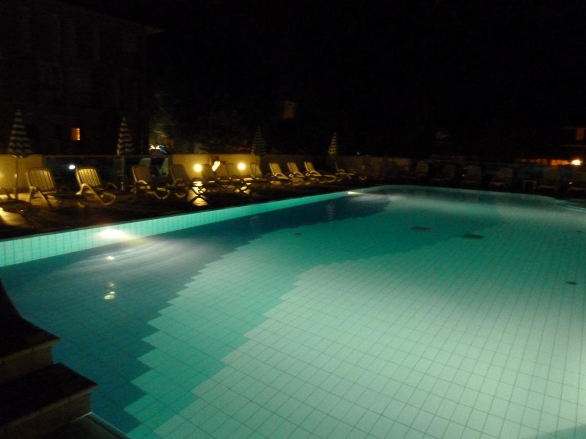 Hotel Firenze บิบิโอเน ภายนอก รูปภาพ