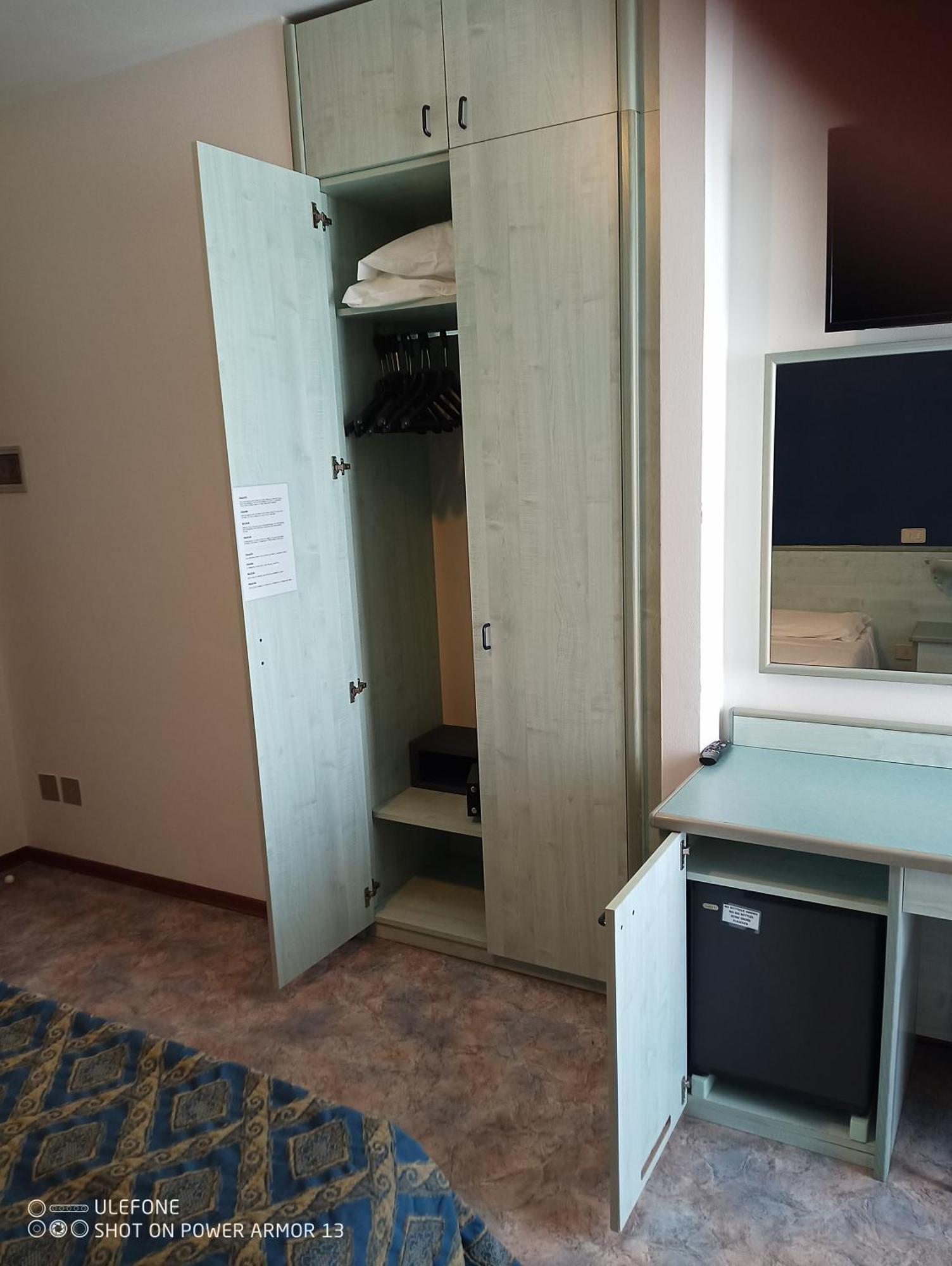 Hotel Firenze บิบิโอเน ภายนอก รูปภาพ