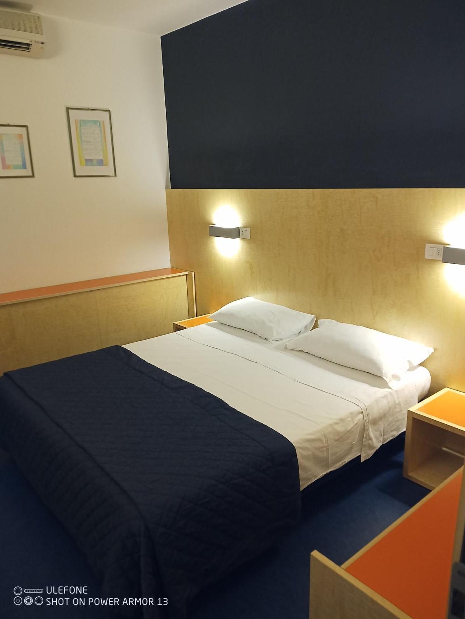 Hotel Firenze บิบิโอเน ภายนอก รูปภาพ