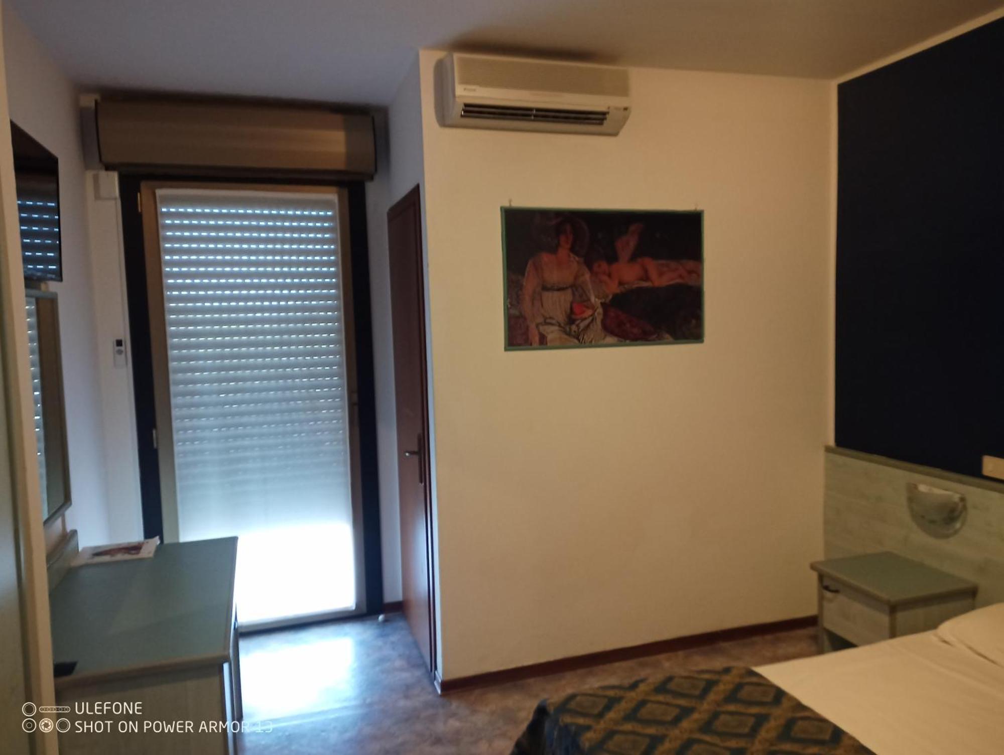 Hotel Firenze บิบิโอเน ภายนอก รูปภาพ