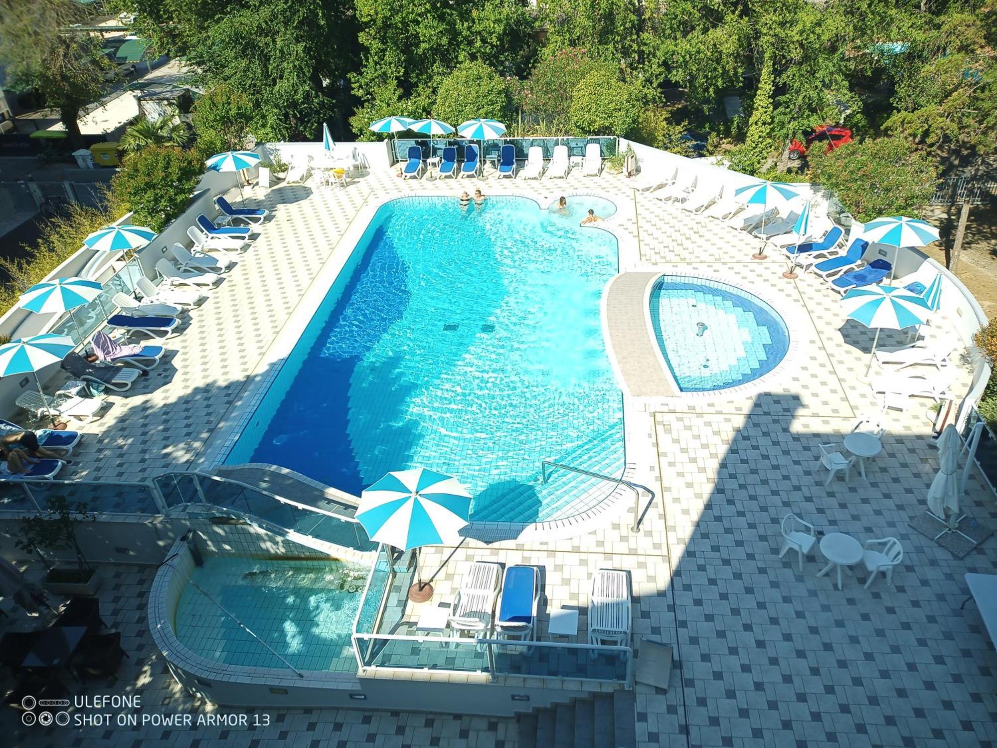 Hotel Firenze บิบิโอเน ภายนอก รูปภาพ