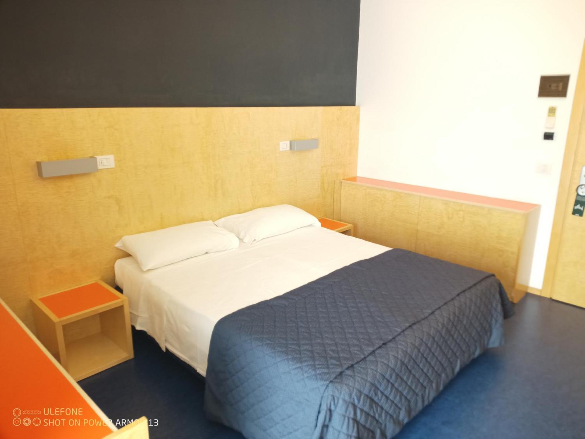 Hotel Firenze บิบิโอเน ภายนอก รูปภาพ