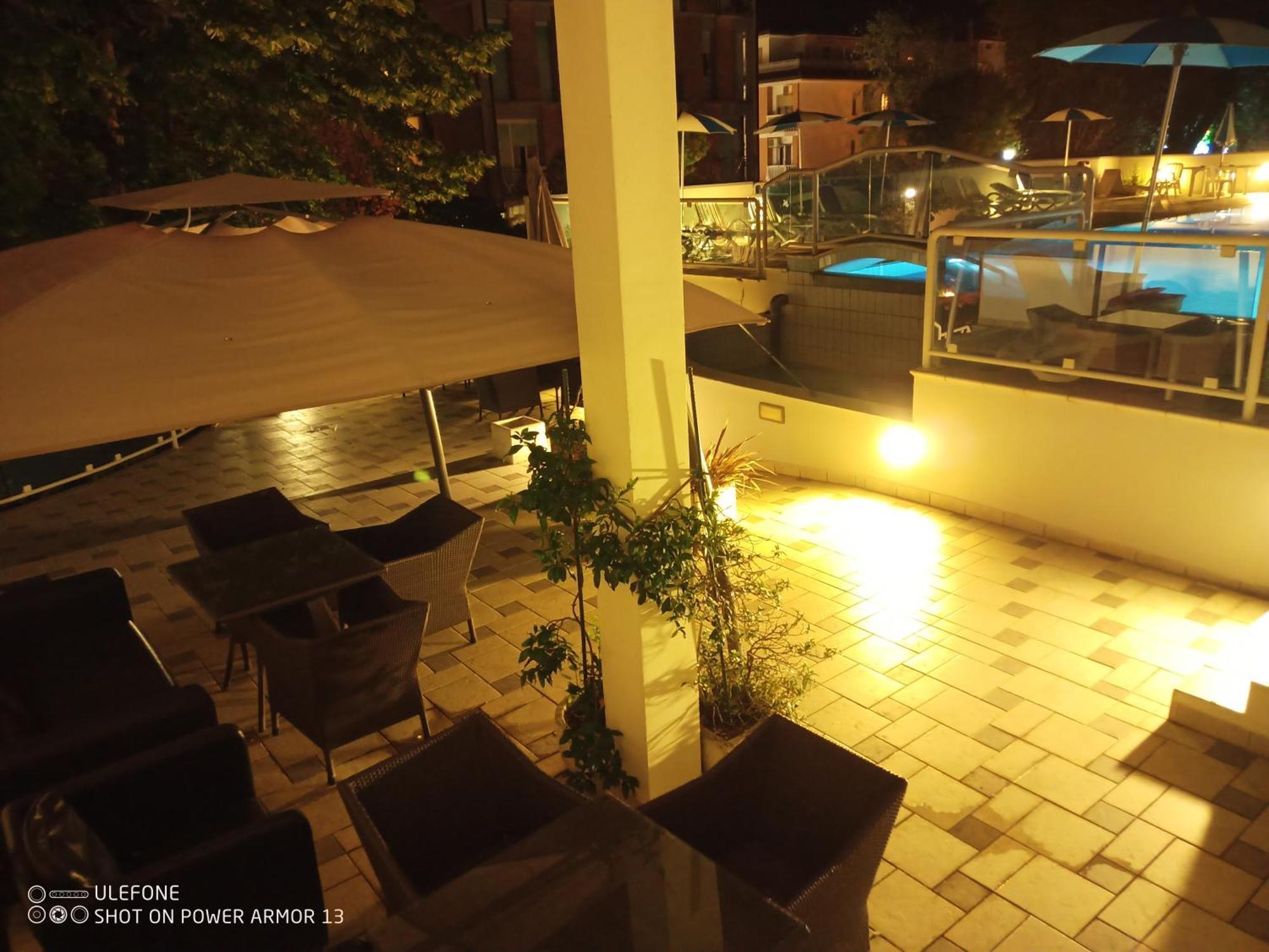 Hotel Firenze บิบิโอเน ภายนอก รูปภาพ